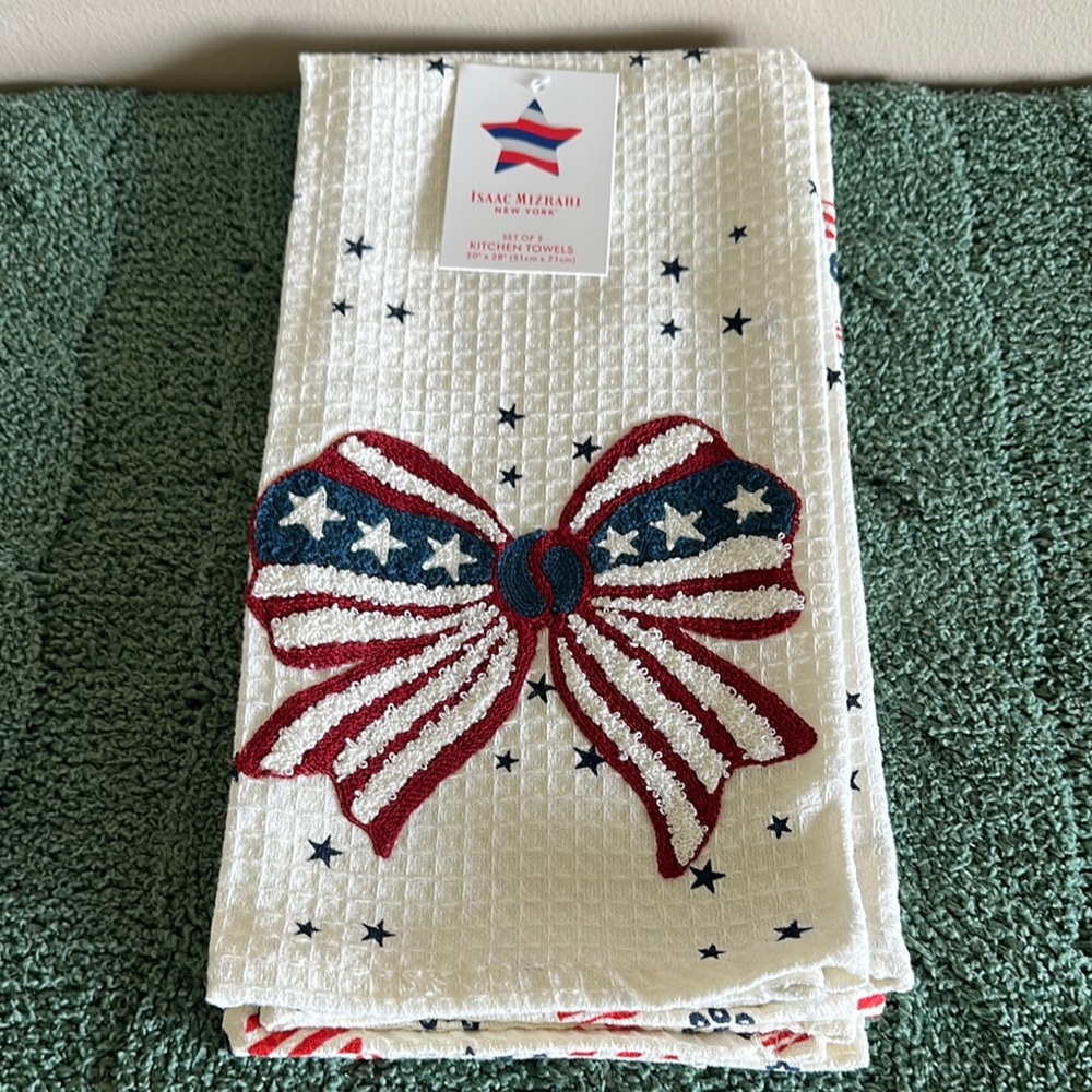 Isaac Mizrahi Kitchen Towel Americana Bow Red White & Blue Star Dog Print NEW!